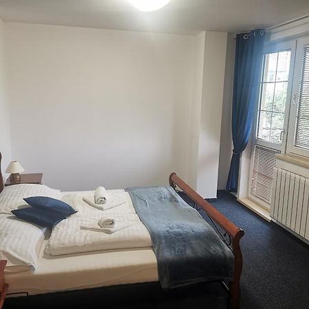 Hotel Diana Nové Mesto nad Váhom Bagian luar foto