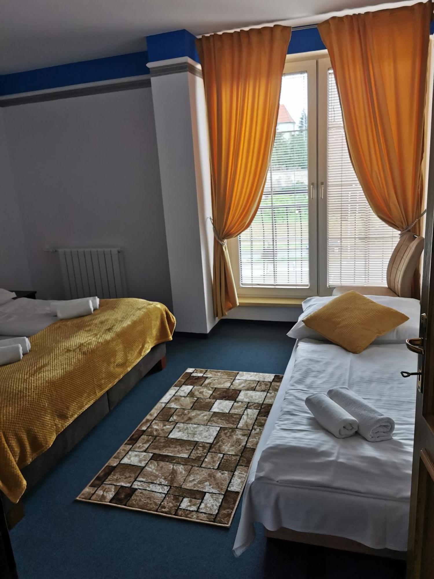 Hotel Diana Nové Mesto nad Váhom Ruang foto